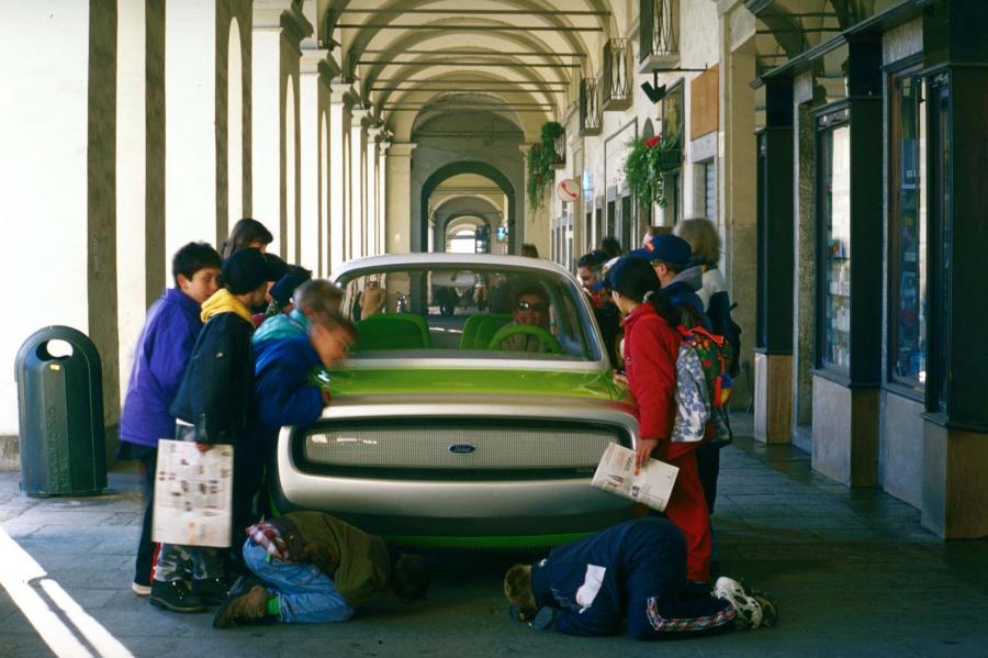  Ford 021C Concept 1999 года  (фото 3 из 25)